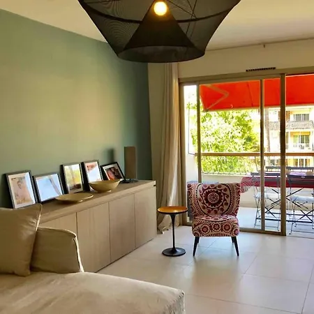Apartment Superbe - 50m2 & Terrasse - Tres Proche Croisette